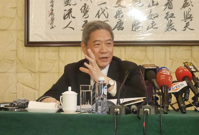 张志军13日在两会新闻中心开辟专场,回应媒体提问。(图源/中时电子报)