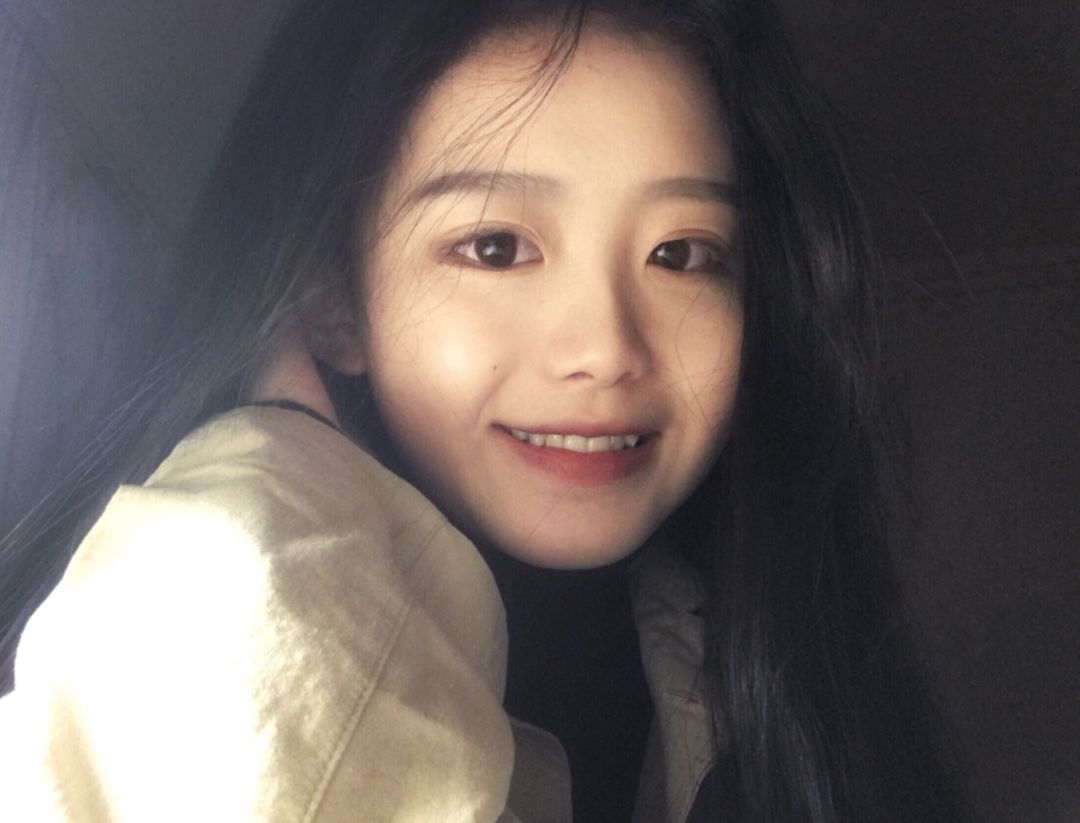 这个单眼皮00后逆天了 KO所有高鼻梁大眼睛网