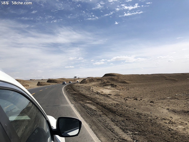 开奇骏穿越无人区 走火星公路赏雅丹地貌