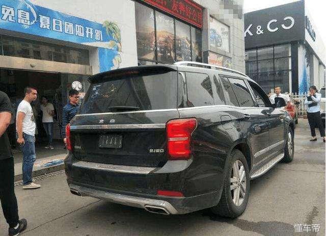 北汽BJ90到店实拍,4.0T双涡轮,30万买奔驰GLC同款底盘值了!