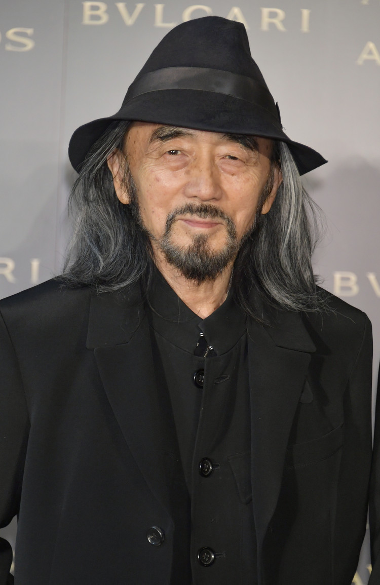 向佐郭碧婷见干爹,竟然是被称为日本时尚教父