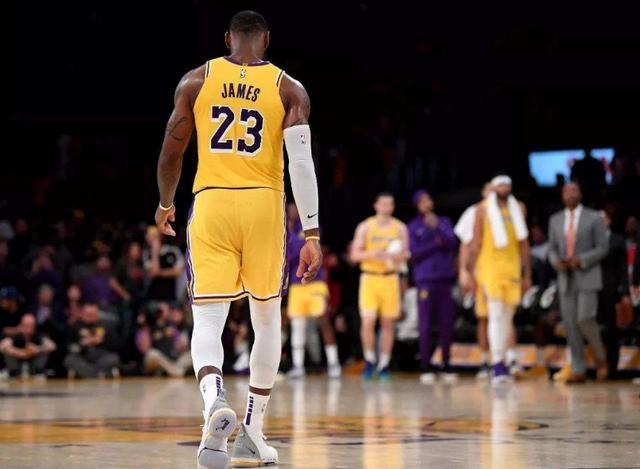 詹姆斯伤势恢复情况 y_Xw-huxwryw5637880.jpg