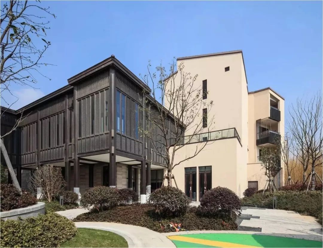 有娃有宠的家庭有福啦!送你一份带狗狗出行最全攻略,快来签收!