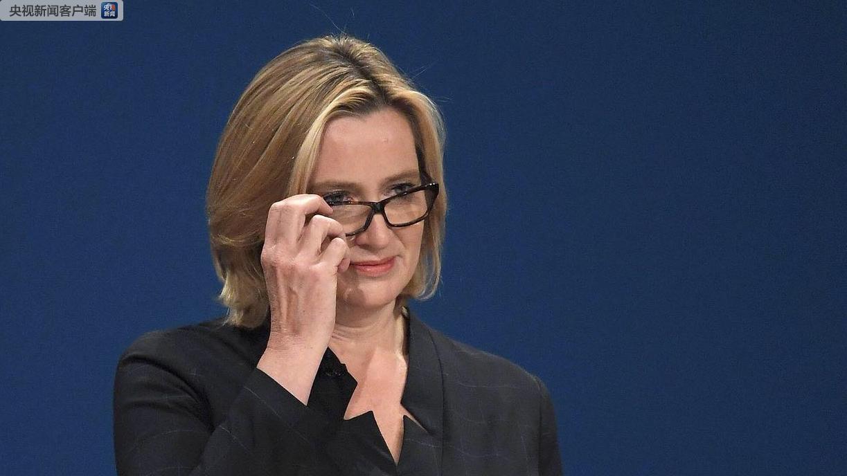 英国内政大臣安博·路德因强制驱逐疾风移民