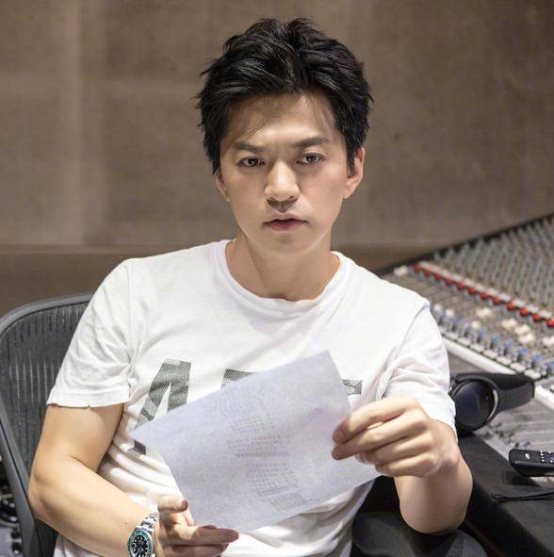 李健新歌《懂得》微博V+平台首发 歌声感动无