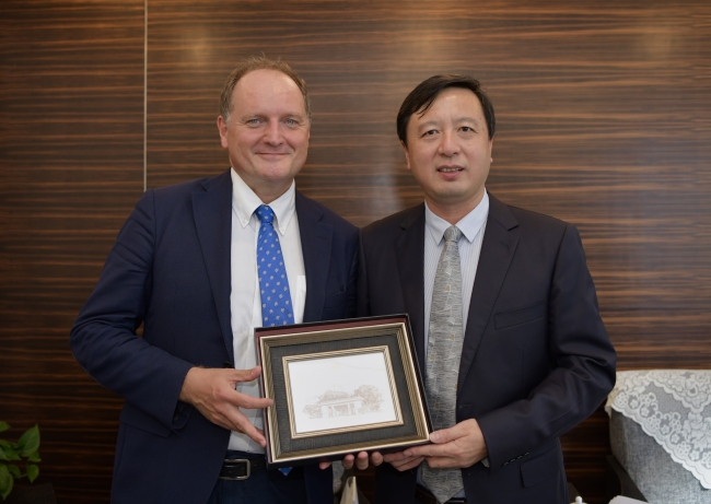 意大利都灵理工大学校长、意大利驻沪领事馆总