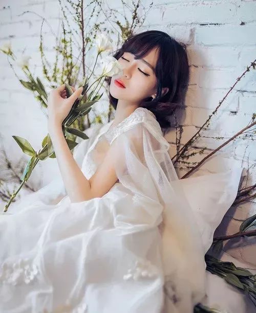 抖音里那首唱哭我们的纸短情长,愿你永远也听