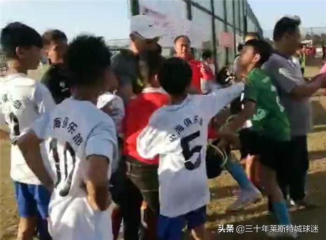 父母用足球打孩子犯法吗,父母用足球打孩子犯法吗视频