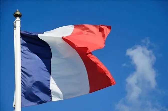 法国非但不撤销对台军售 反而要中国“专注抗疫