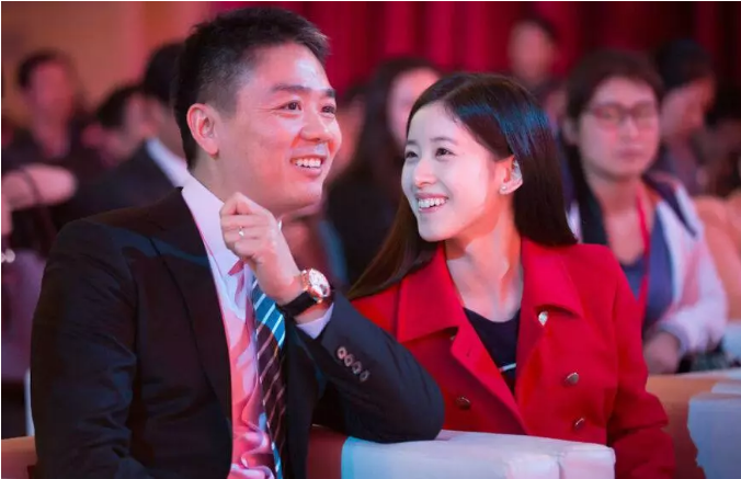 美警方公布:刘强东性侵学生案 疑似女主照片和