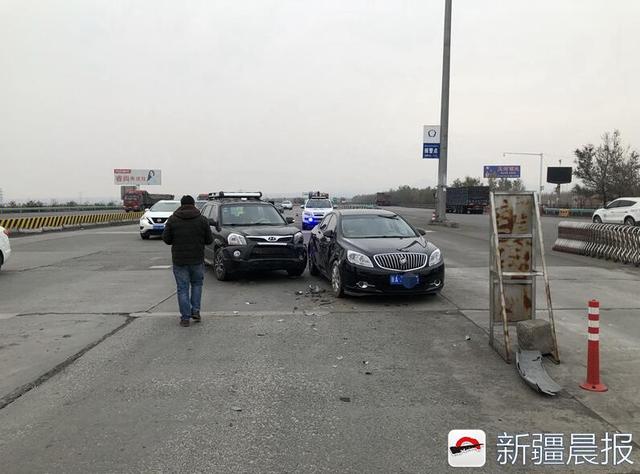 收费站视频 F9Je-hnstwwq0888020.jpg