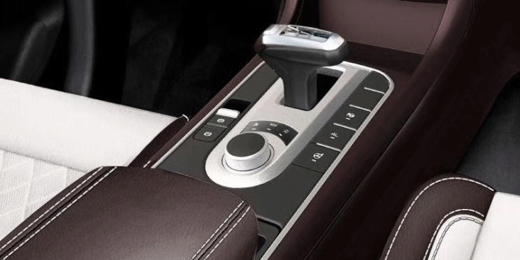 采埃孚8AT变速箱 长城全新皮卡内饰官图