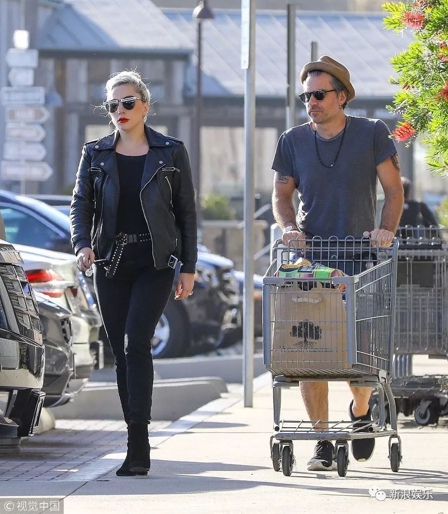 不懂时尚 | 这是要起飞？但她真是肉眼可见的美了好多！