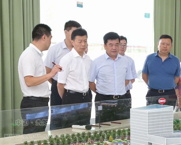 陈晏调研惠民生鲜超市及贵阳北部农产品电商物