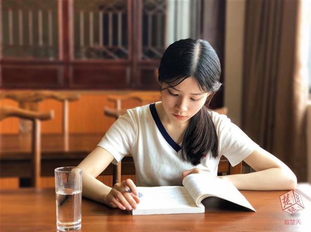 又一个美女学霸,双第一跨专业考研成功