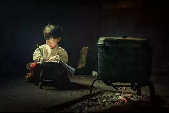 河北寒门女孩707分考入北大:她写的“感谢贫穷”一文,看哭了所有人