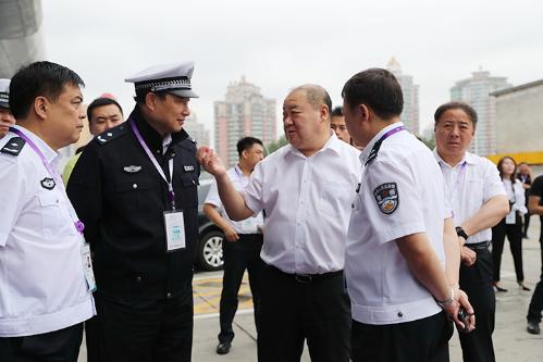 哈市5000名警力维护哈洽会安保