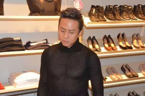 蔡徐坤带红的“渔网装”，原来成龙邓超杨幂都穿过！