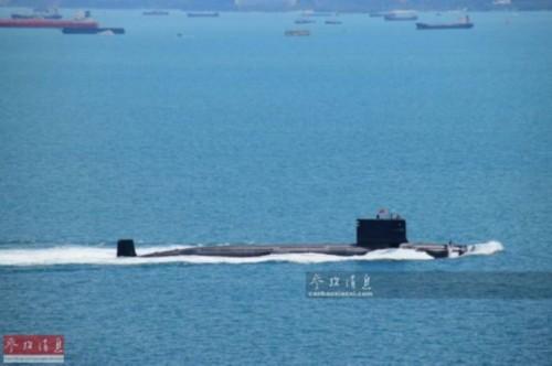 资料图：中国核潜艇通过马六甲海峡。