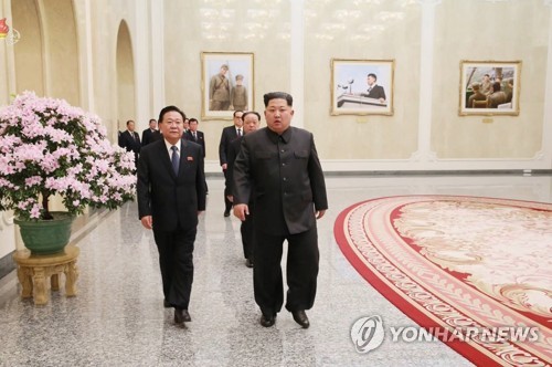 1550449796237247.jpg 金正恩参谒太阳宫(韩联社)