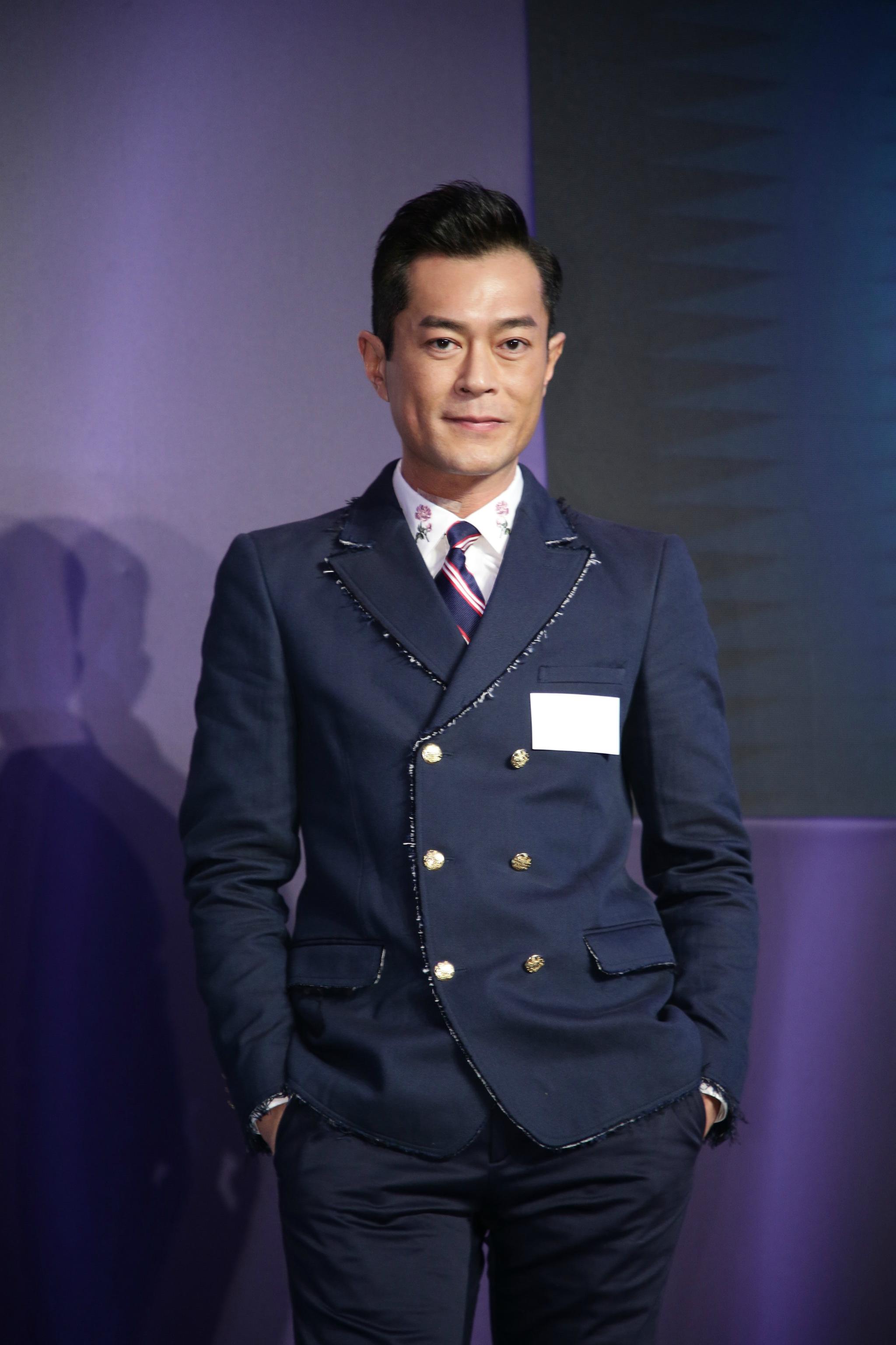 古天乐做手术，颈部有两节骨头换成钛金属