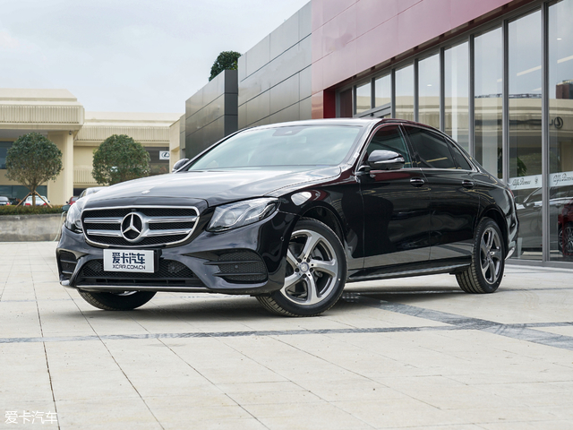 新款奔驰E级长轴距版上市 售43.88万起