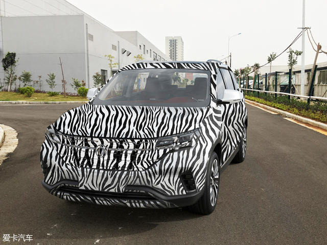 东风风行全新SUV谍照 或北京车展亮相