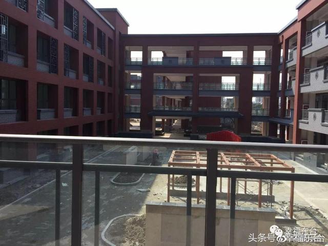 东台教育重点工程建设中活跃着5位老黄牛!