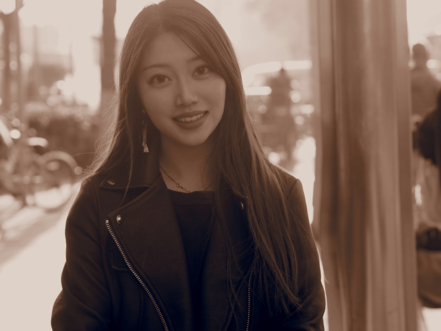 周六10点看直播,美女主播在汤山金乌公园体验