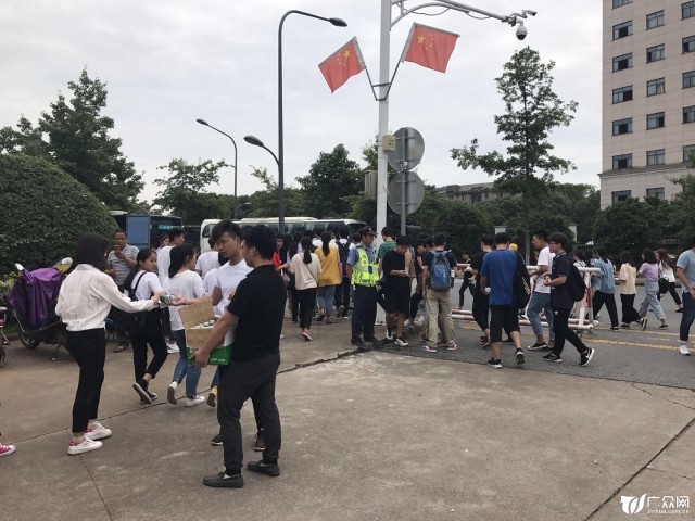 授、语文学科带头人潘涌点评:浙江高考作文回