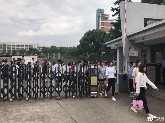 学科带头人潘涌点评:浙江高考作文回归时代精神