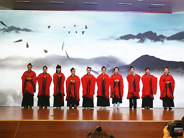 古琴为媒,建邺一家亲帮居家女性创业就业提升