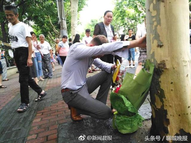 天堂没有伤害!民众自发到上海世外小学学生遇