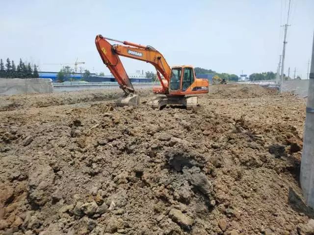 人口与环境污染问题_检察人员到环境污染犯罪案件现场了解情况(南溪区人民检(2)