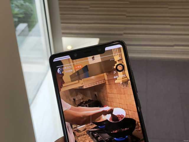 坚果pro2s是什么系统 8LDx-hiixpup0578447.jpg