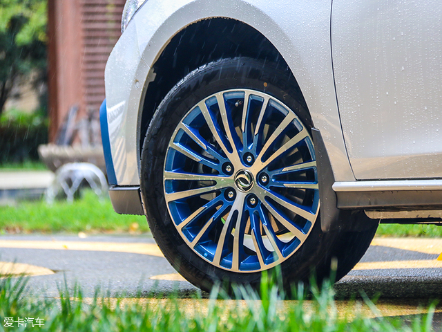 实测续航超400km爱卡试2019款风行S50EV