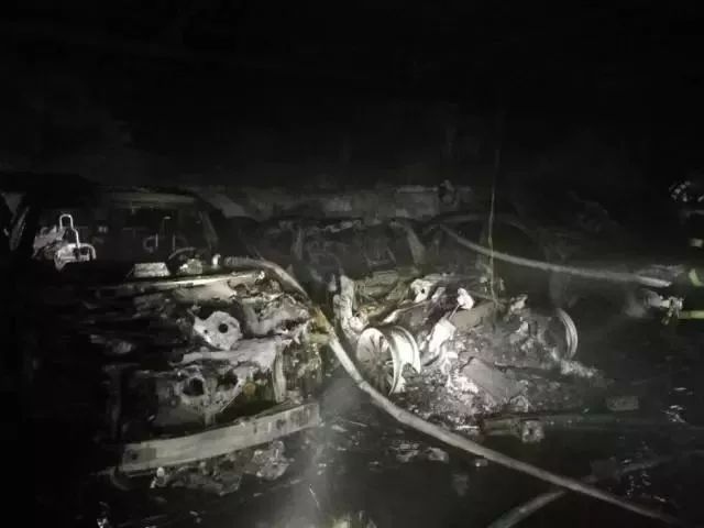 特斯拉与蔚来相继“火”了一把,电动车自燃保险究竟赔不赔?