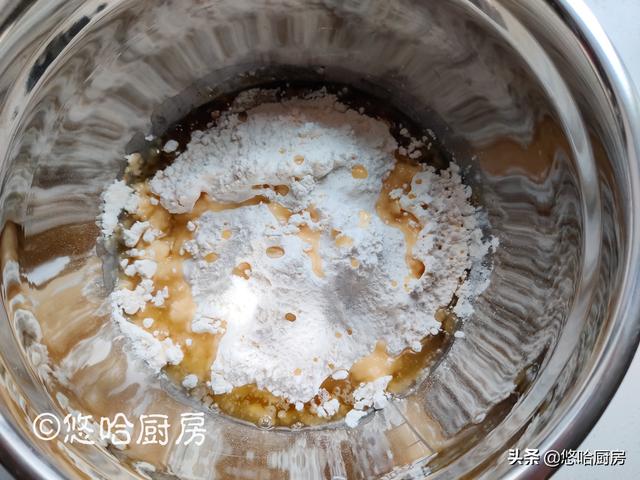 用鸡蛋和面的媳妇饼,松软香甜,浓郁花生香,喜宴最佳伴手礼