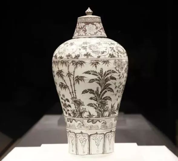 全世界唯一！国宝级文物洪武釉里红梅瓶亮相南京博物院|梅瓶|岁寒三友 