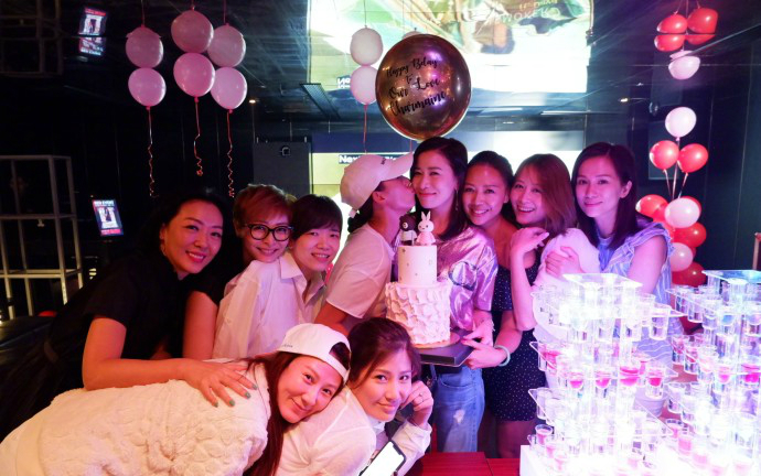 佘诗曼开生日趴唤起满屏TVB回忆杀…匪兵甲乙丙丁，如今都是巨星！