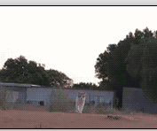 看射程和时间应该是憋了挺久 动图 我也想下去看看