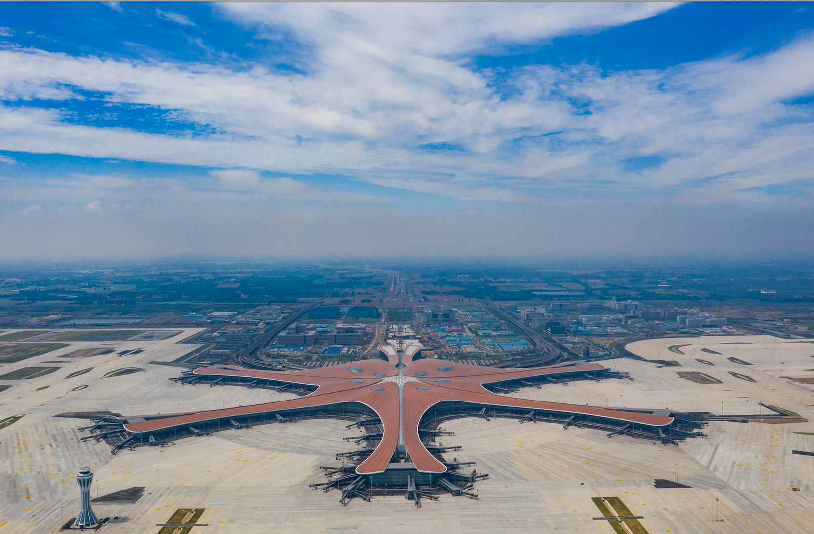 北京大兴国际机场成"网红景点",机场商业化转型是趋势