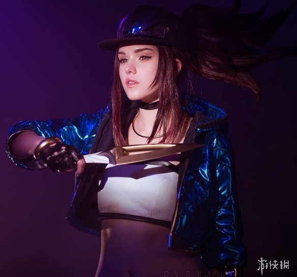 俄妹cos《尼尔》2B小姐姐 黑丝短裙带来极致的诱惑!