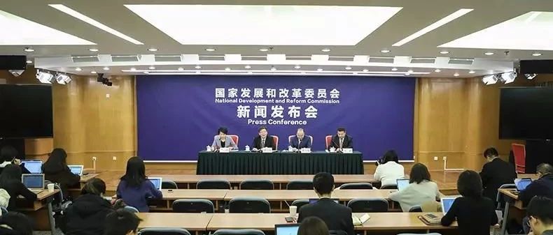 打开2019车市“后备厢” 汽车业会有哪些新姿态