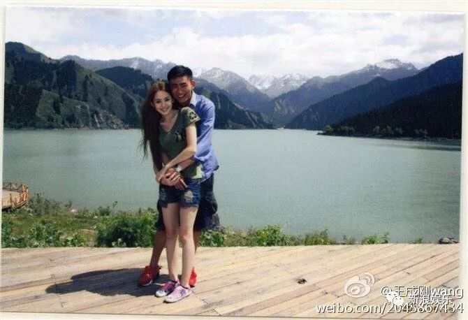 长了一张美艳精明脸，怕不是恋爱中的傻白甜？