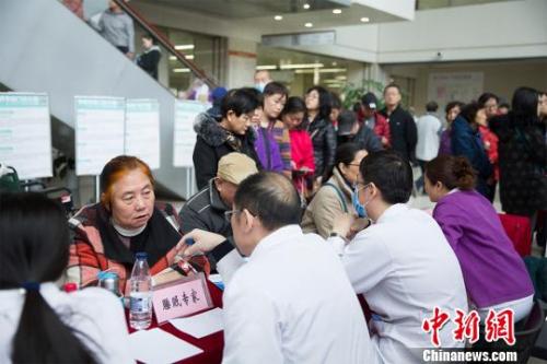 3月19日，北京朝阳医院举办睡眠义诊活动。　于颖 摄
