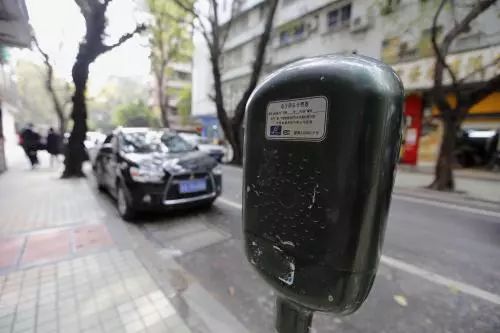 深圳：新能源汽车路边停车首小时将免费