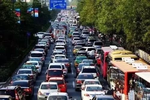 常态化限行大家怎么看?一天不开车换来好空气