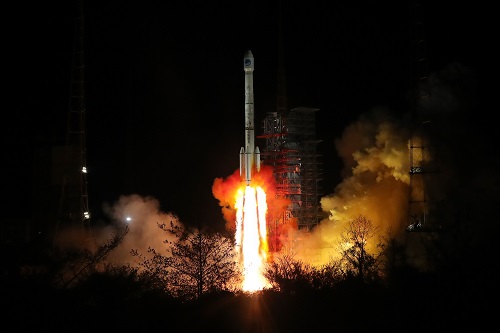 2019-10-24,中国在西昌卫星发射中心用长征三号乙运载火箭(及远征一号上面级),以“一箭双星”方式成功发射第三十、三十一颗北斗导航卫星。 新华社发