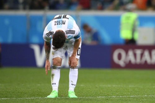 阿根廷名记:梅西应该退出阿根廷队